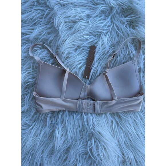 Skims Wireless Form Pushup Plunge Bra Sand Size 32A - Picture 4 of 6